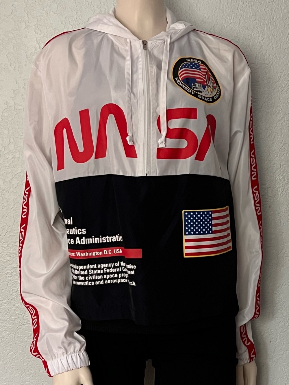 Awake NASA Cropped Windbreaker Jacket Womens Medium White Graphic Streetwear